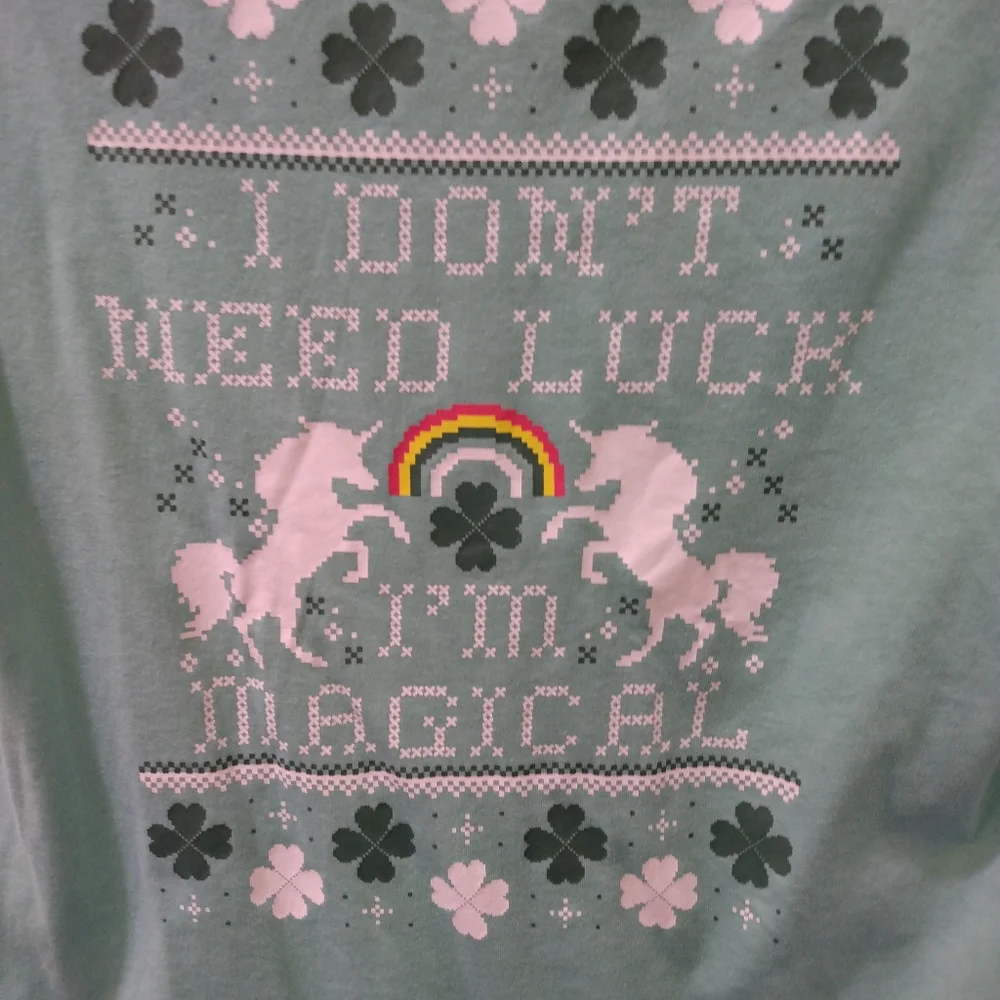NWT 🦄🪅  Unicorn St Patrick's Day T-shirt 🍀 Size M - Picture 2 of 5